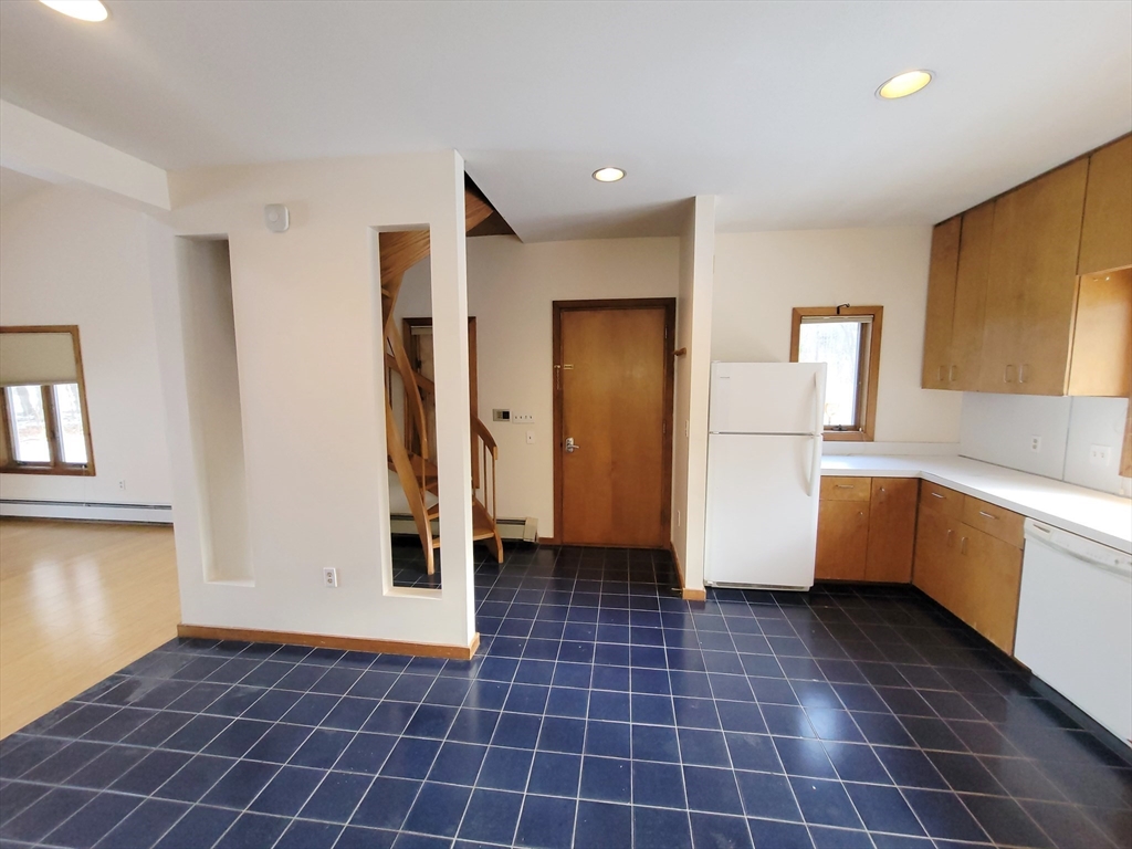 46 Long Hill Rd Right