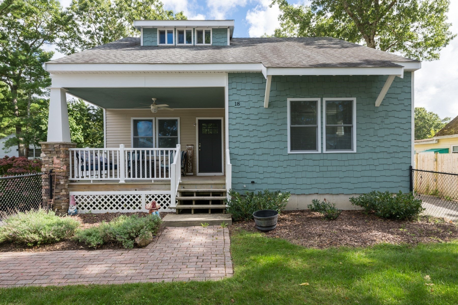Photo of 18 Elmwood St, Wareham, MA