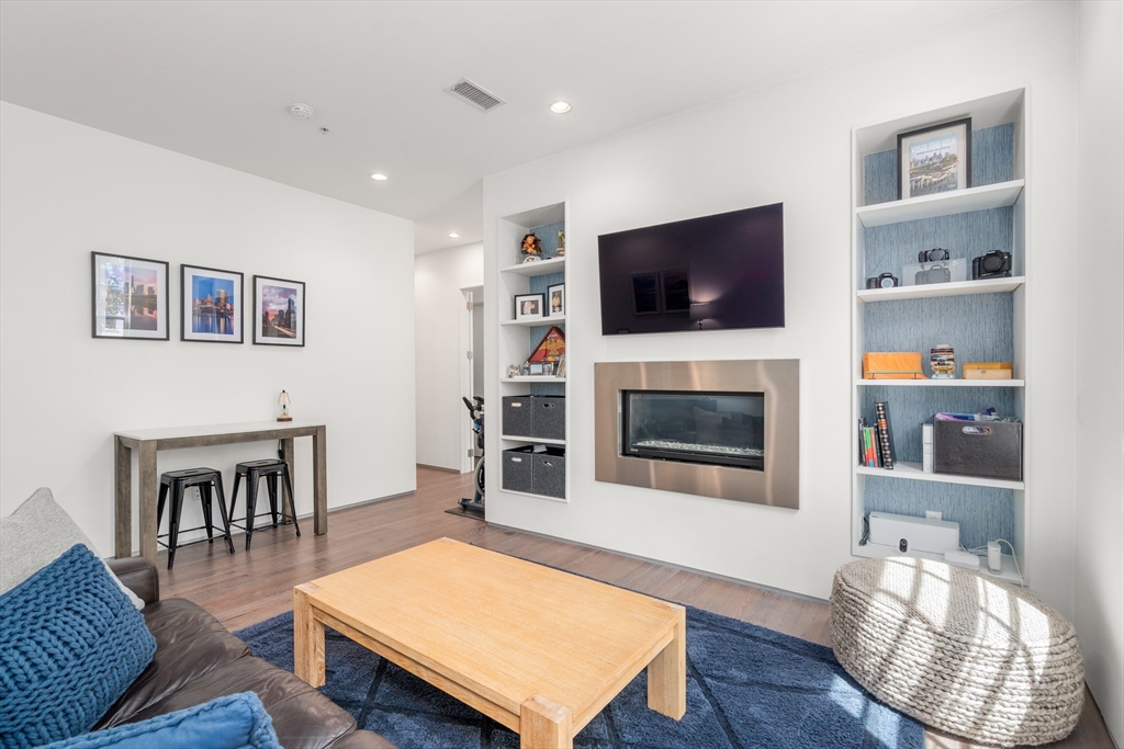 618 E Second Street 3