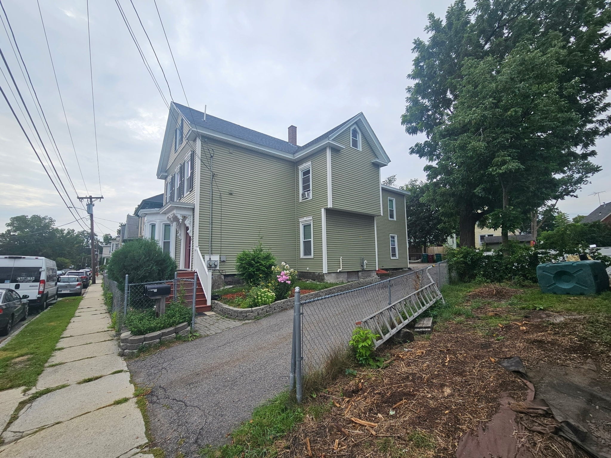 205 Stackpole Street, Lowell, MA Photo #2
