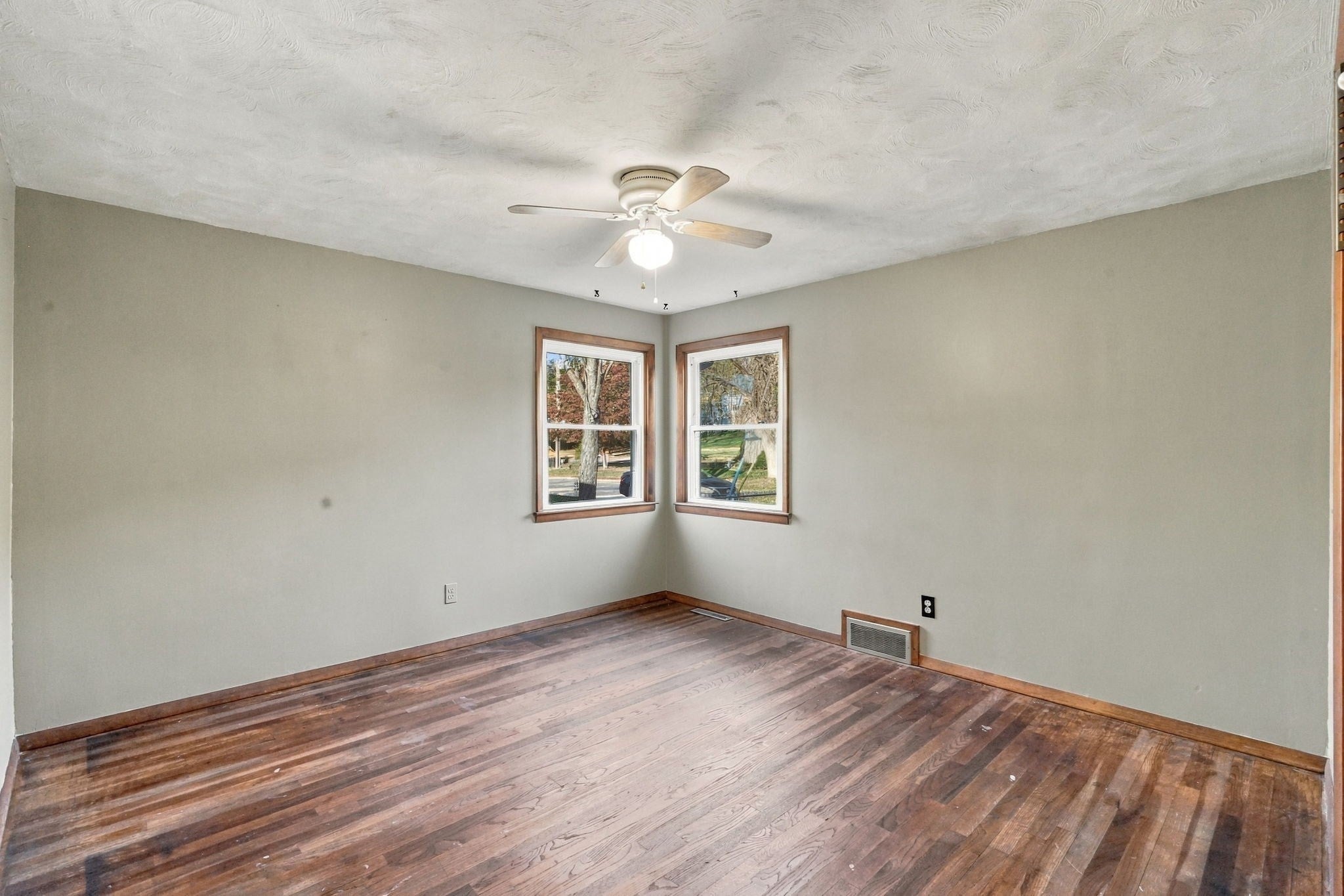 16 Clyde Ave, West Springfield, MA, 16 Clyde Ave, West Springfield, MA Photo #21