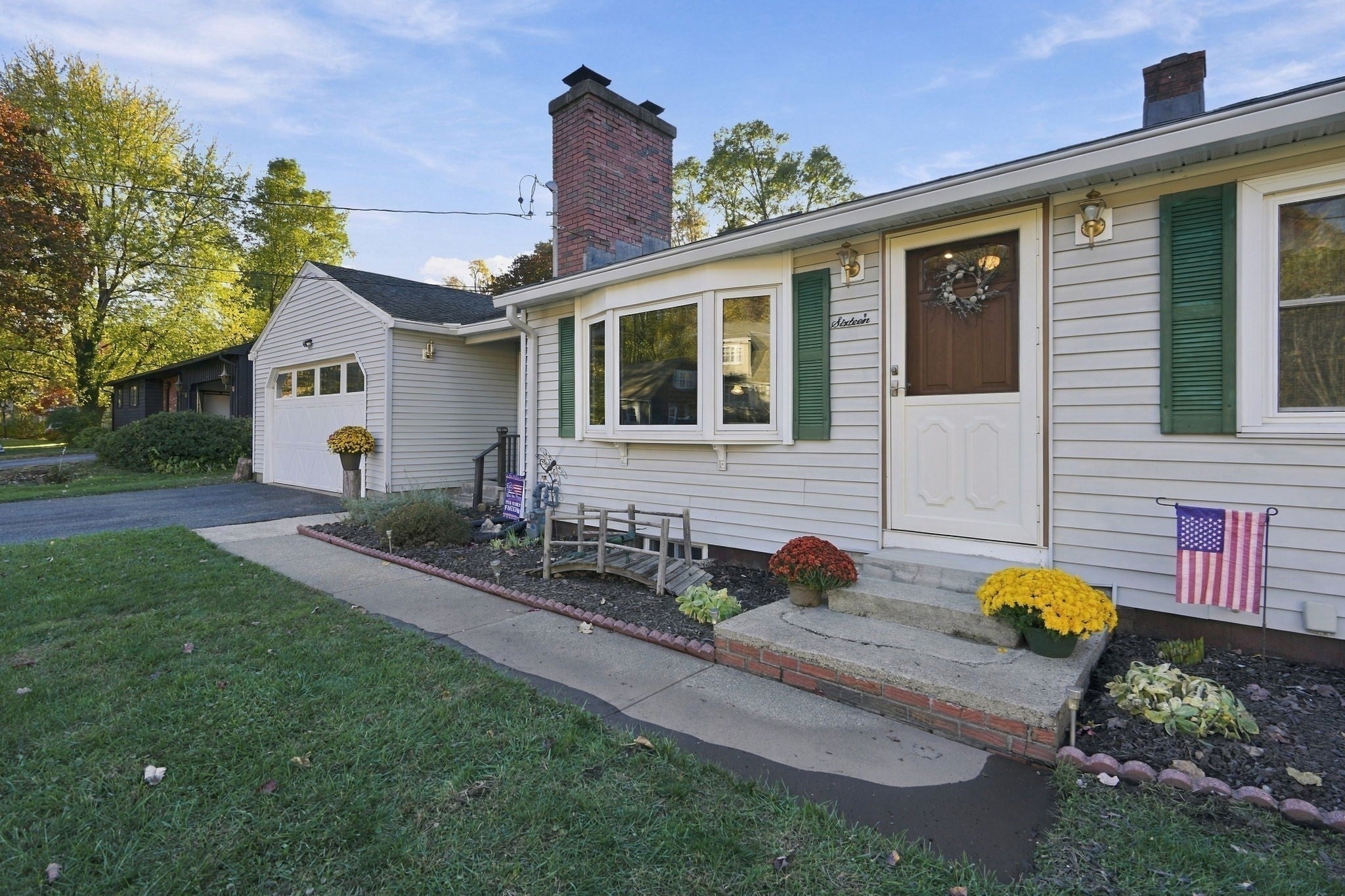 16 Clyde Ave