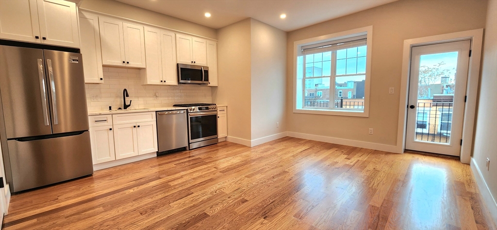 Click for 58 Lubec ST #3, Boston, MA slideshow Click for 58 Lubec ST #3, Boston, MA slideshow