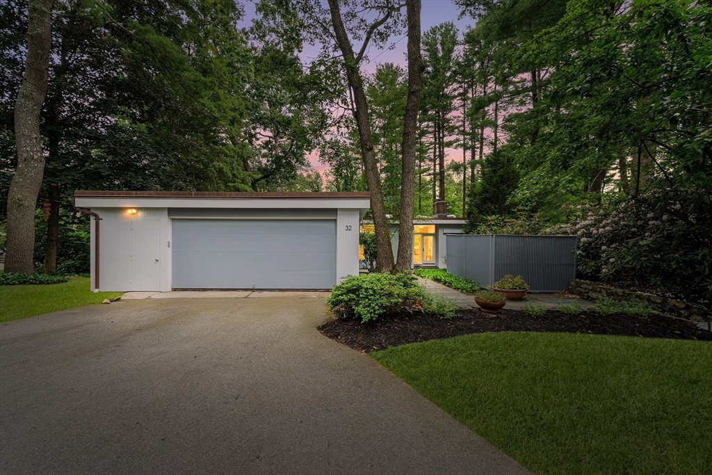 32 Moon Hill Rd