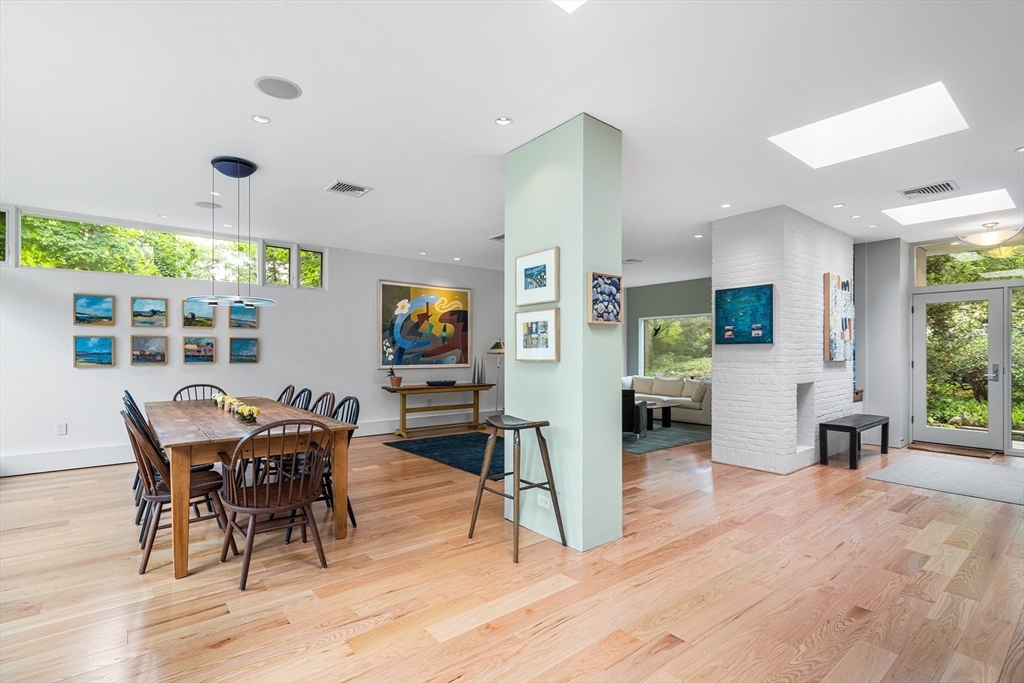 32 Moon Hill Rd