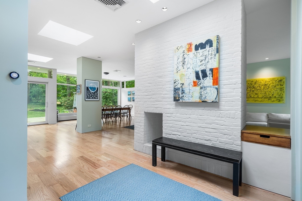 32 Moon Hill Rd