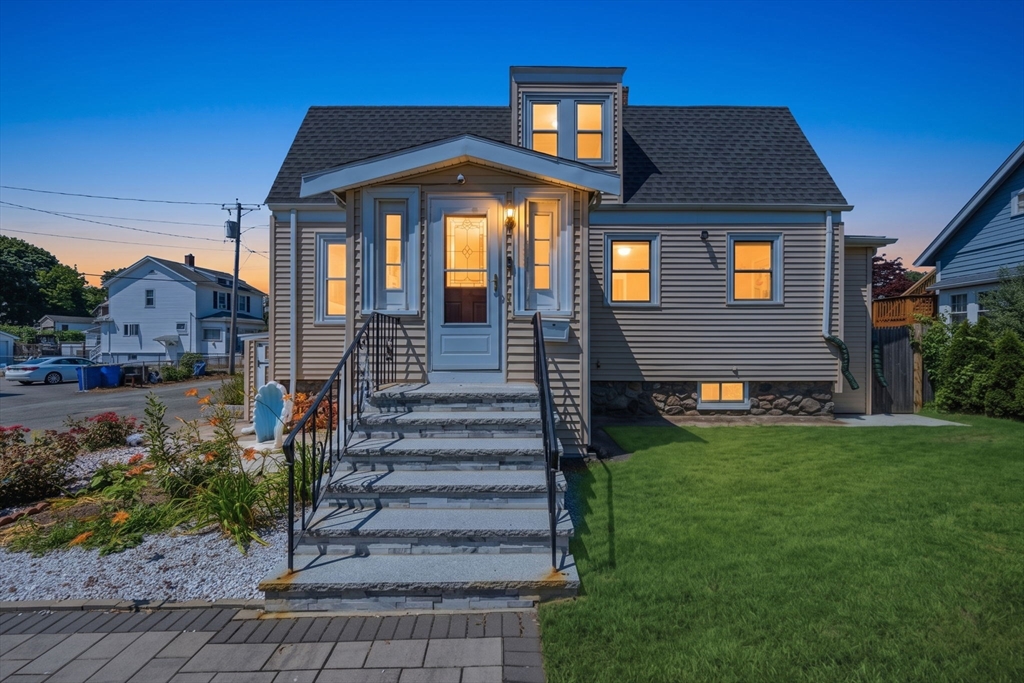 1004 N Main St