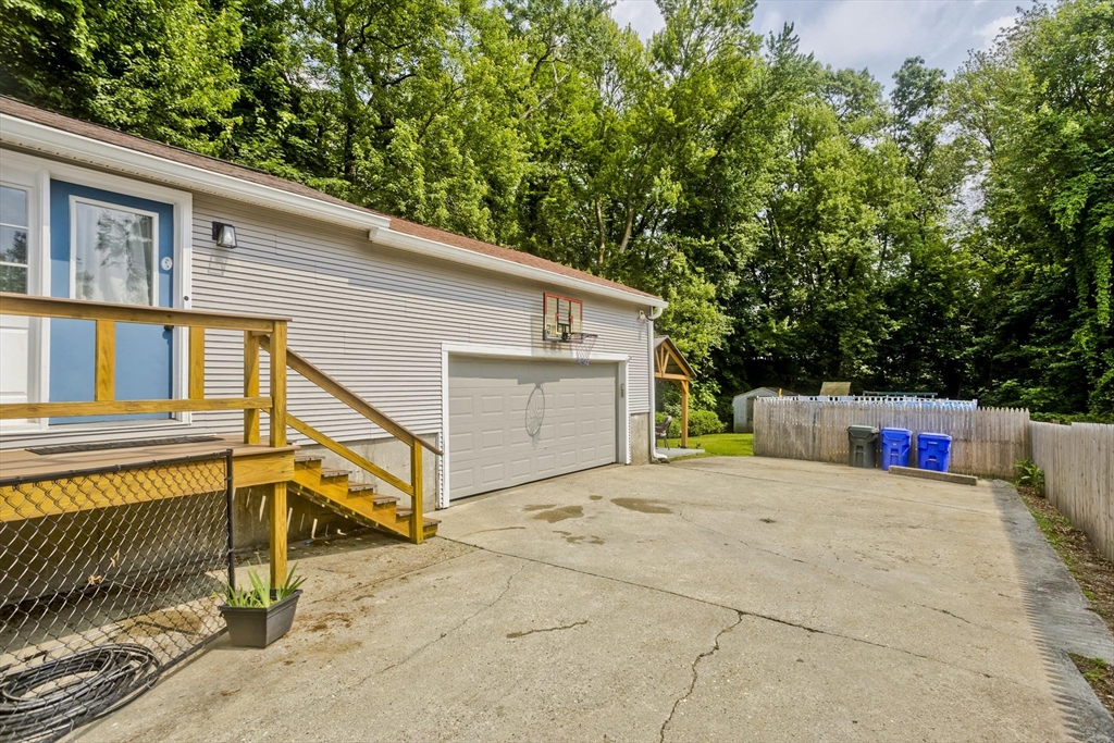391 Plumtree Rd