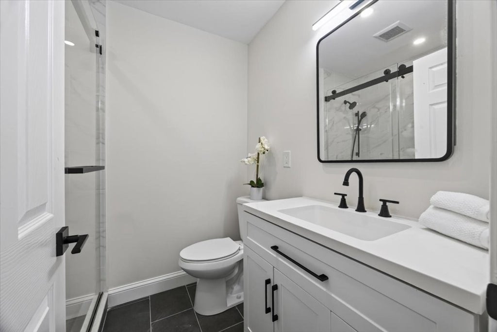 6 Hillside Ave, Woburn, MA Photo #12