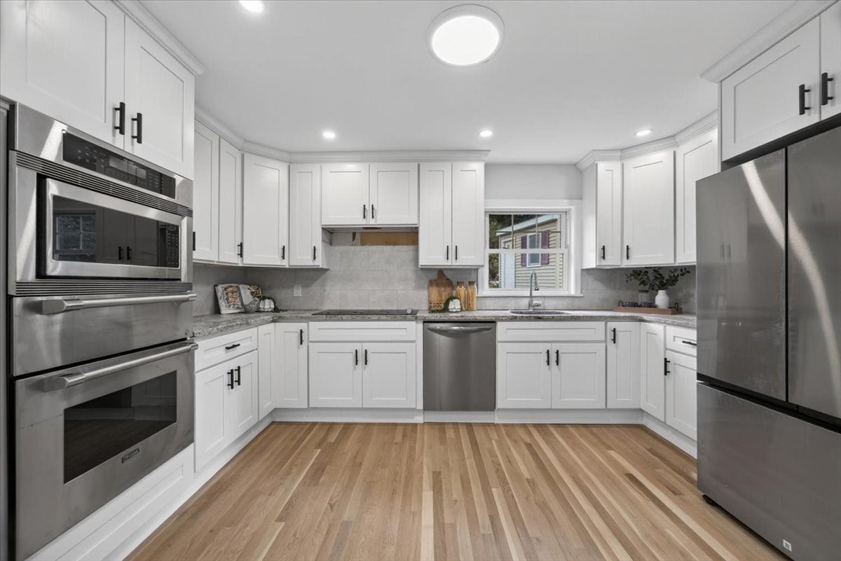 6 Hillside Ave, Woburn MA 01801