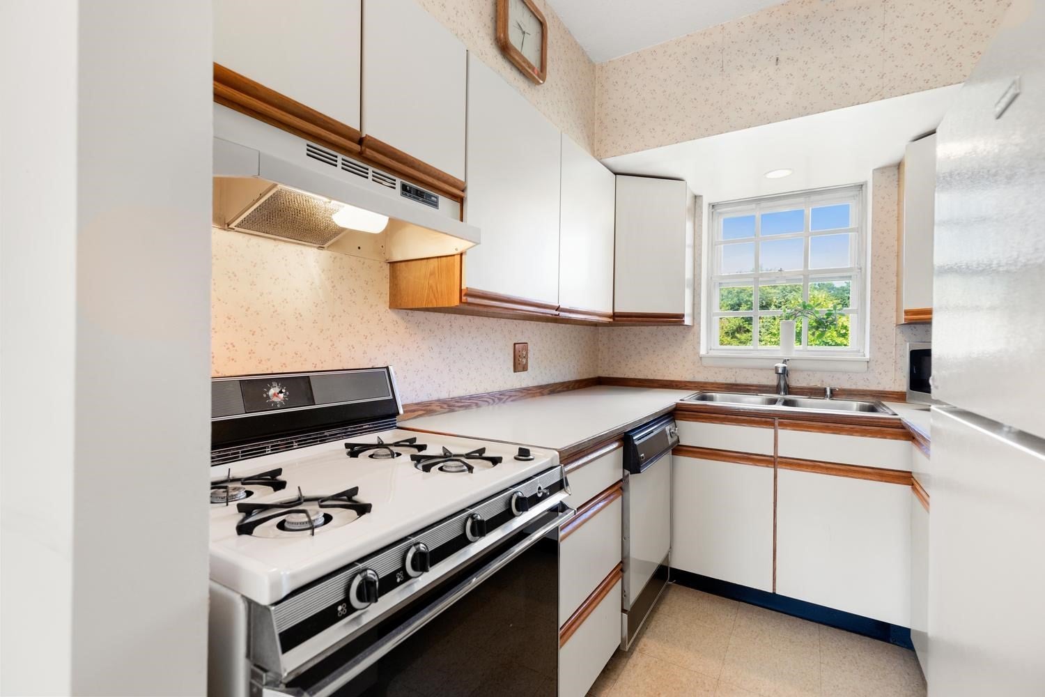 173 Lake Shore Rd #3, Boston, MA, 173 Lake Shore Rd #3, Boston, MA Photo #17