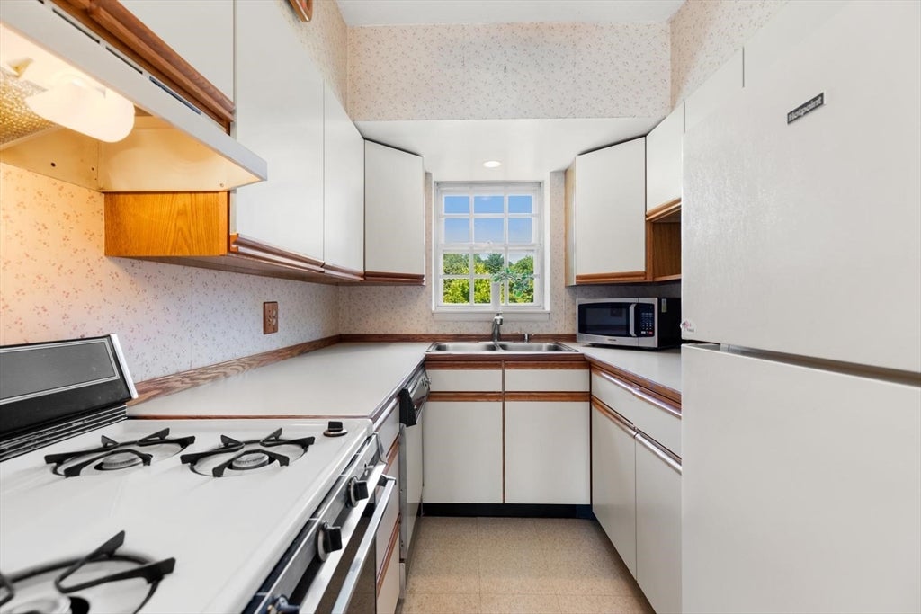 173 Lake Shore Rd #3, Boston, MA, 173 Lake Shore Rd #3, Boston, MA Photo #16