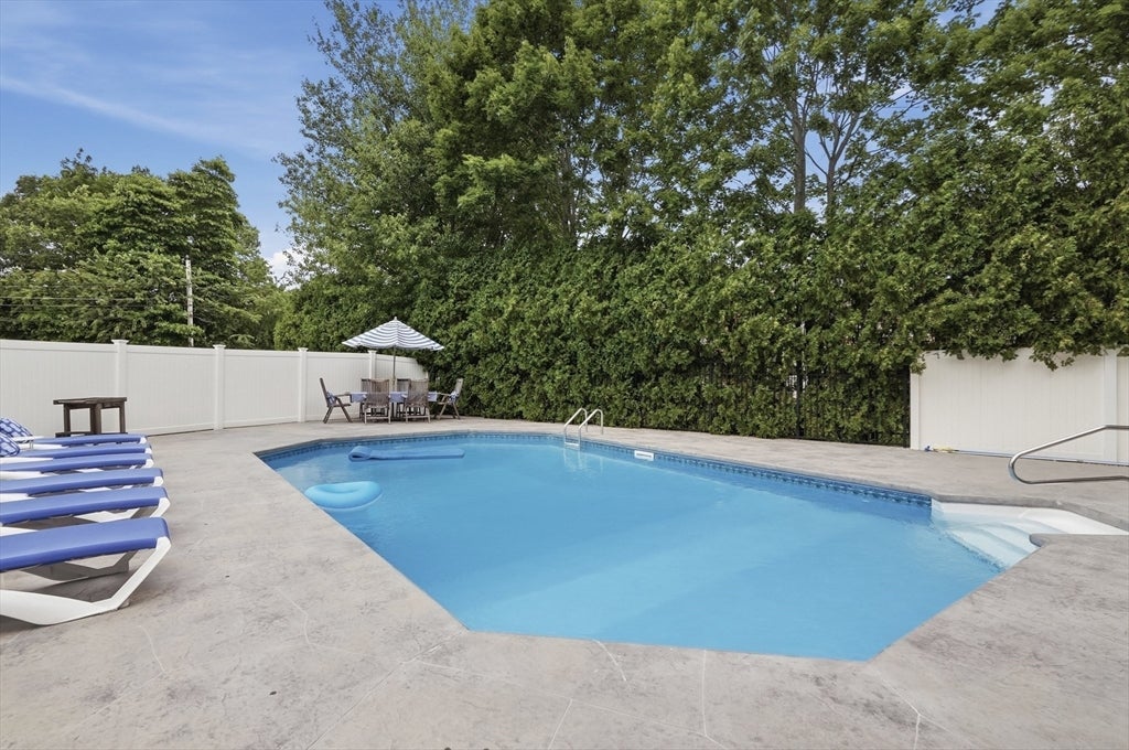 4 Frank Drive