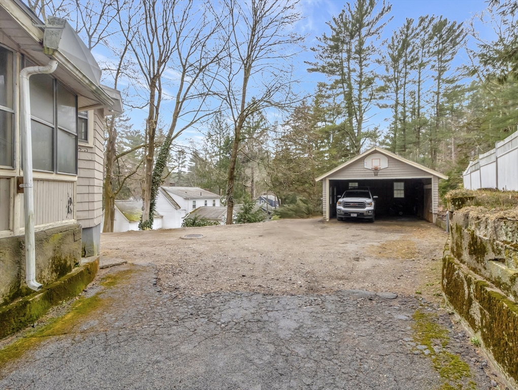 32 Upland Rd