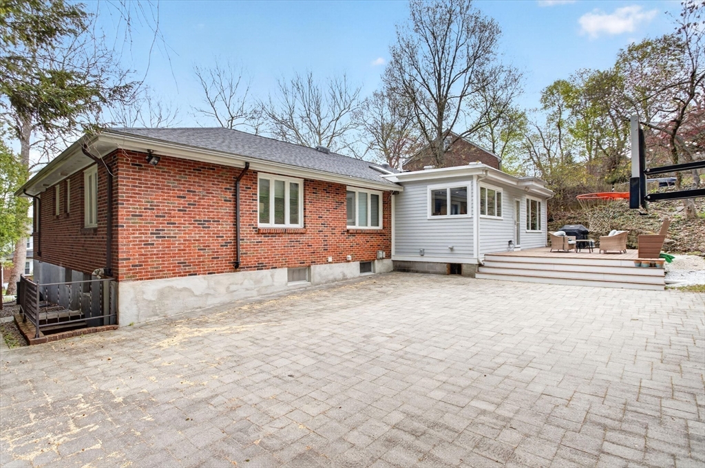 76 Goodnough Rd, Brookline, MA Photo #35