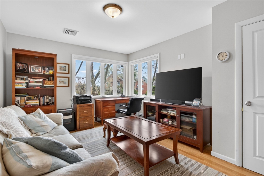 76 Goodnough Rd, Brookline, MA Photo #23