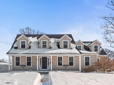 Photo of 81 Longmeadow Dr, Lowell, MA 01852 (MLS # 73488373)