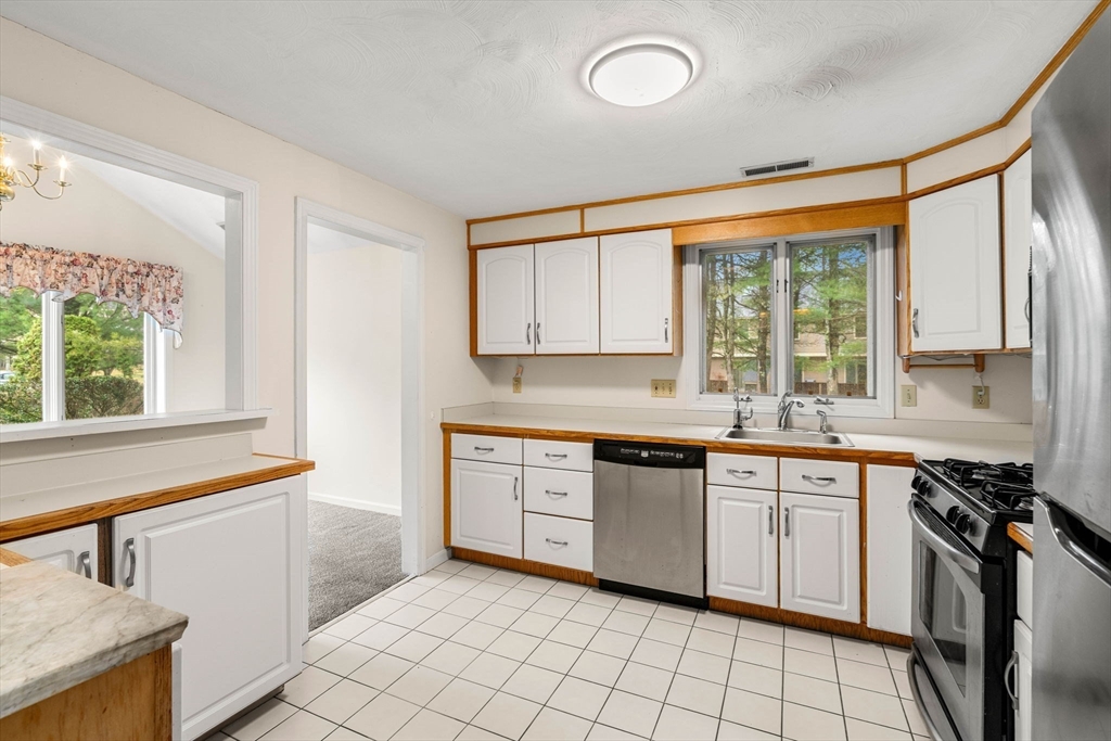 101 Brickett Hill Cir 101