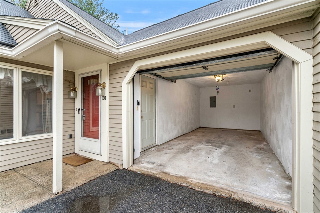 101 Brickett Hill Cir 101