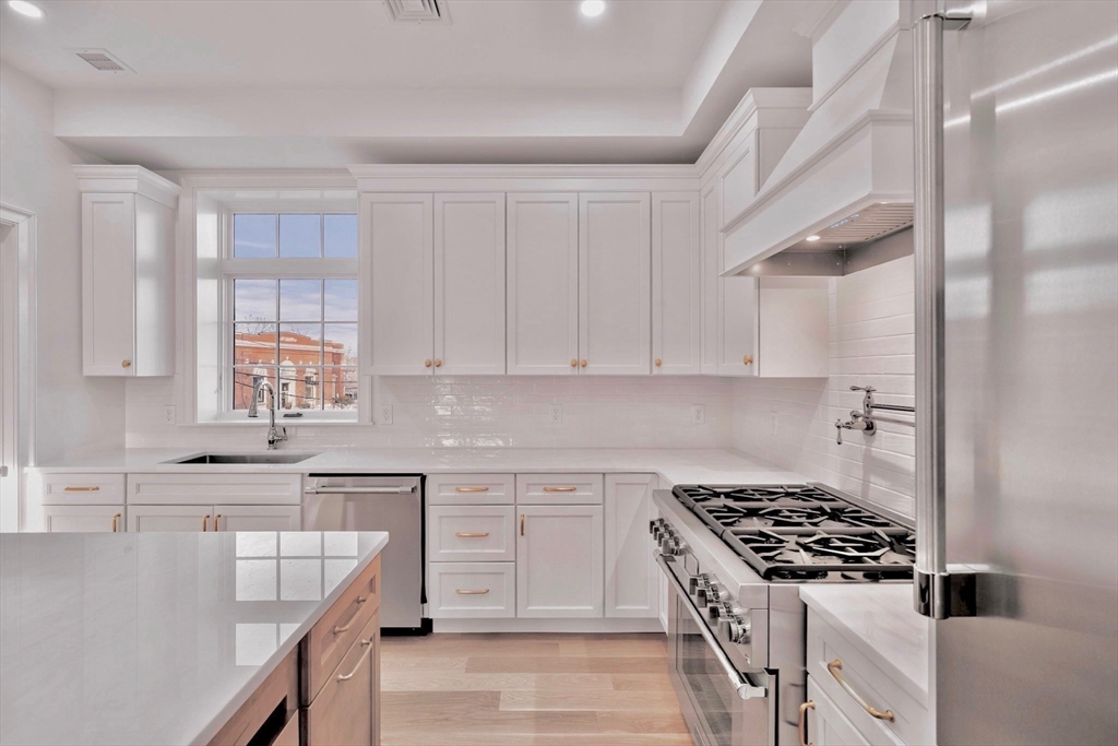 66 Pleasant Street 2