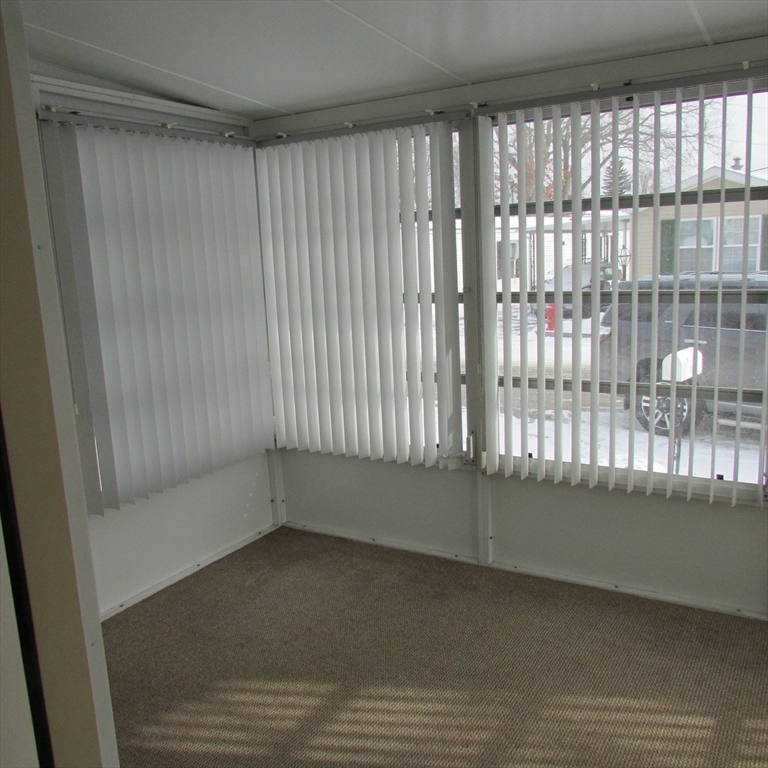 16 Nob Hill Road