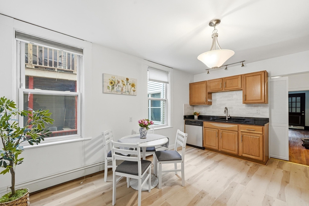 166 Chestnut St #1, Brookline, MA Photo #13