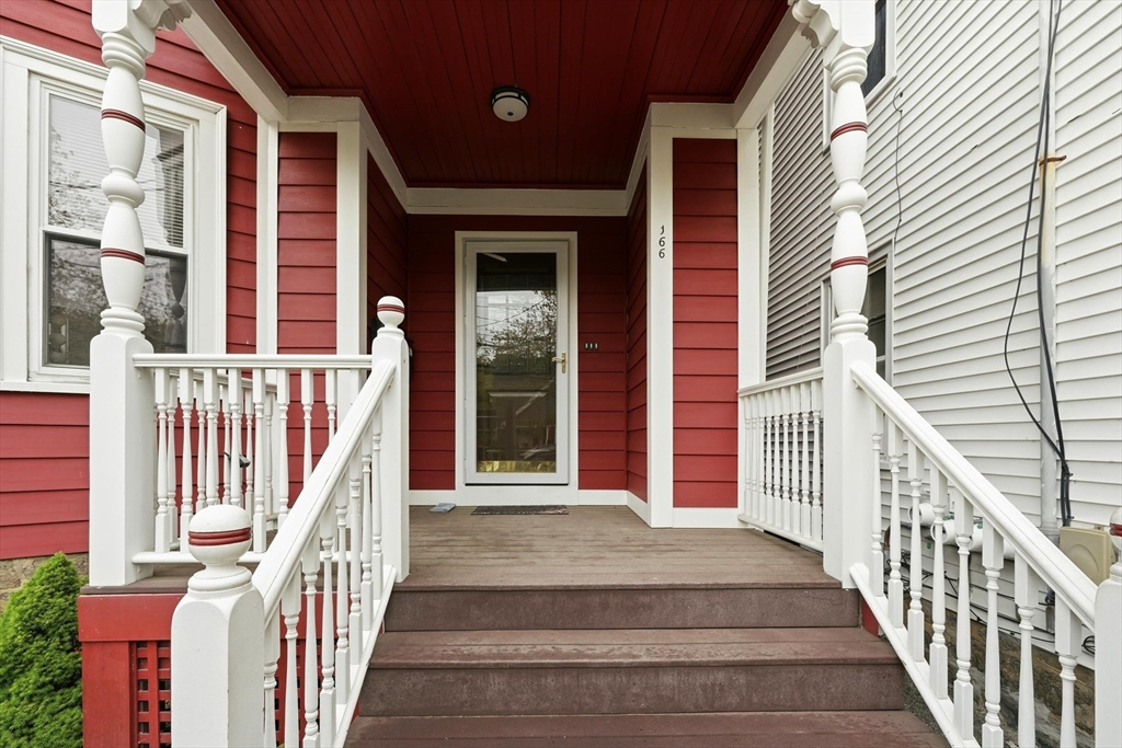 166 Chestnut St #1, Brookline, MA Photo #3