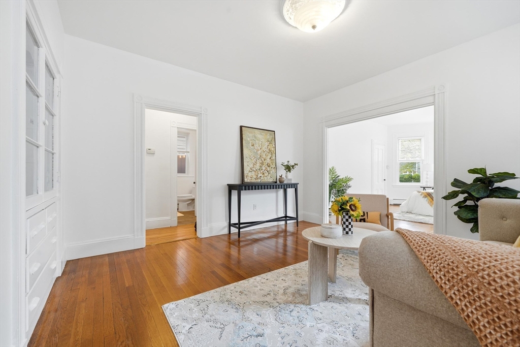 166 Chestnut St #1, Brookline, MA Photo #11