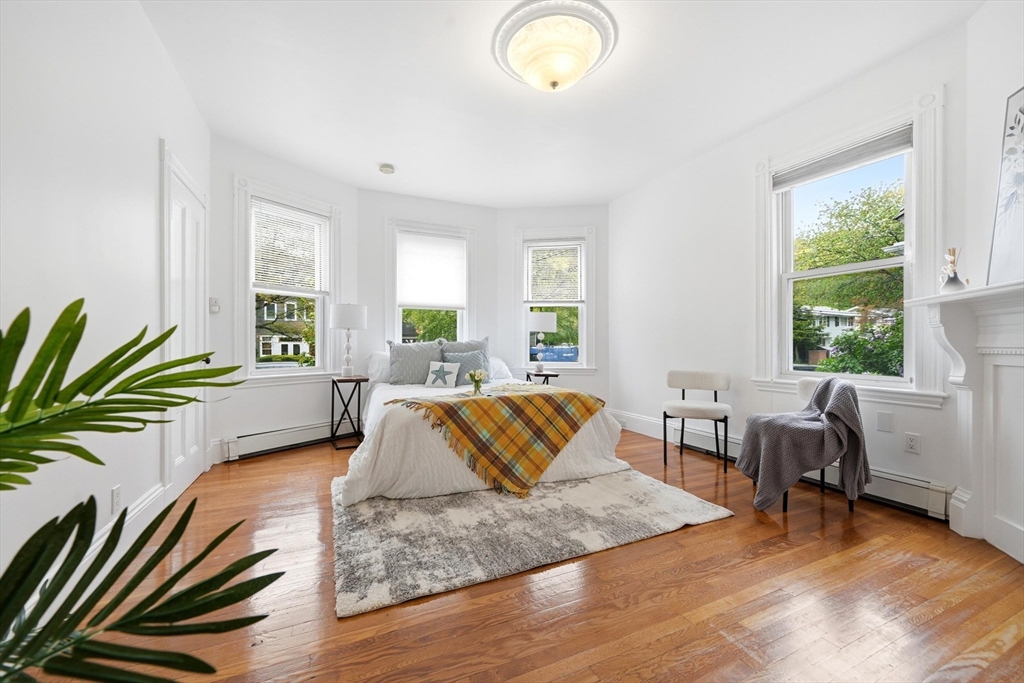 166 Chestnut St #1, Brookline, MA Photo #4