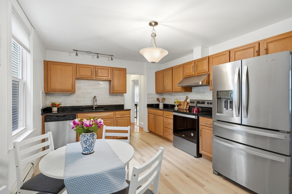 166 Chestnut St #1, Brookline, MA Photo #17