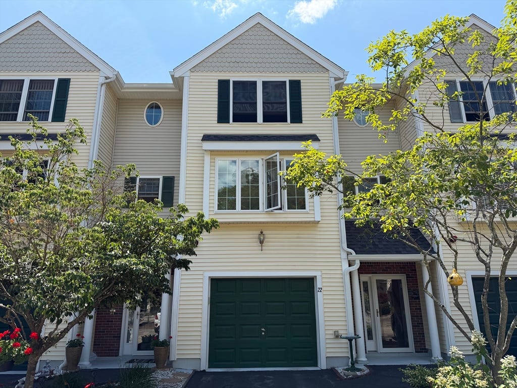 Photo of 22 Groveland Commons Way #22, Groveland, MA 01834 (MLS # 73554898)