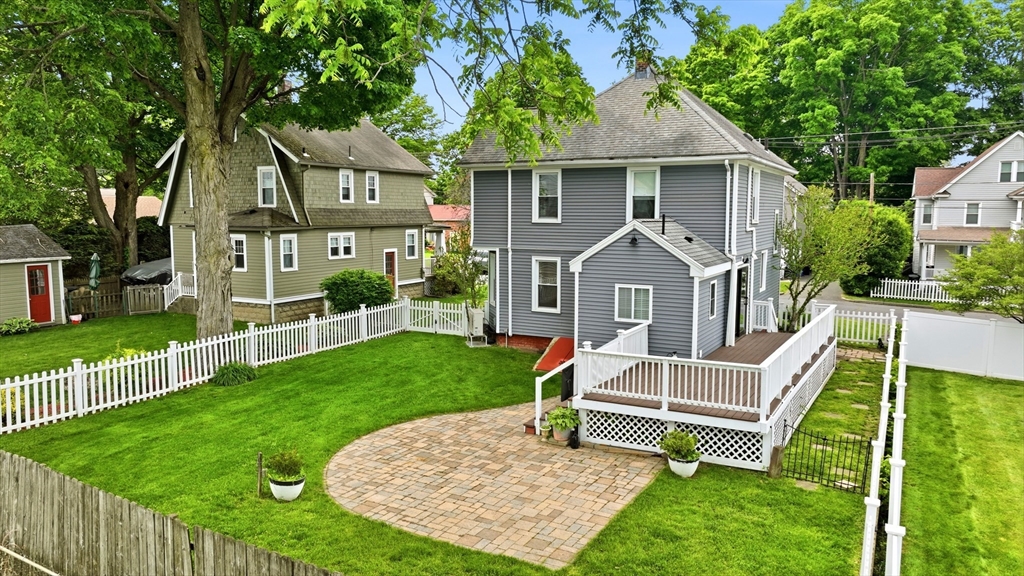 9 Callender Ave