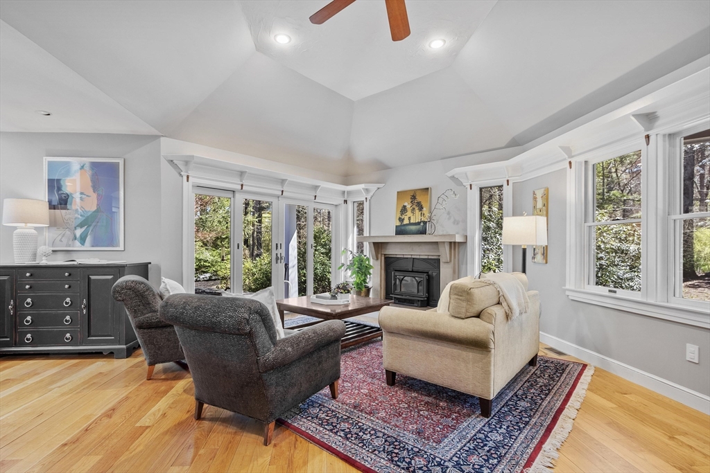 343 Holden Wood Rd