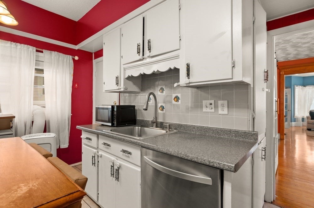 55 Arlington St, Lowell, MA Photo #28