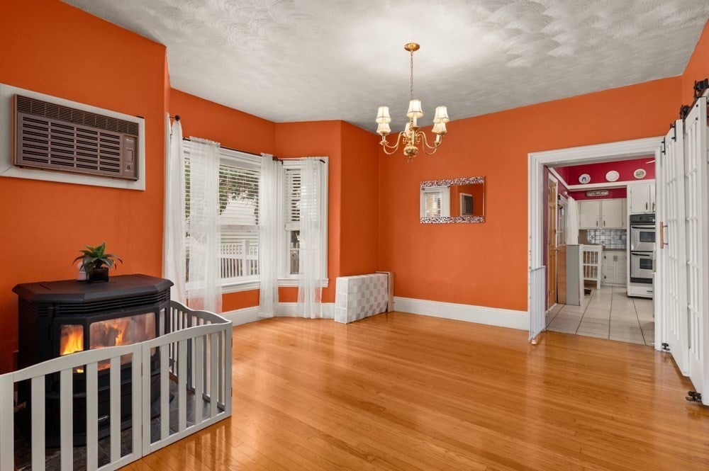 55 Arlington St, Lowell, MA Photo #10