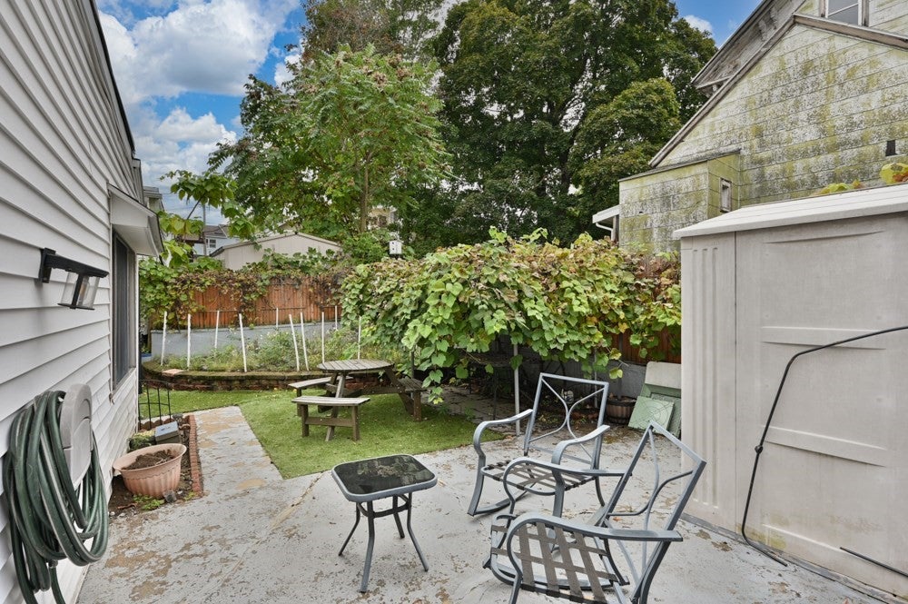55 Arlington St, Lowell, MA Photo #34