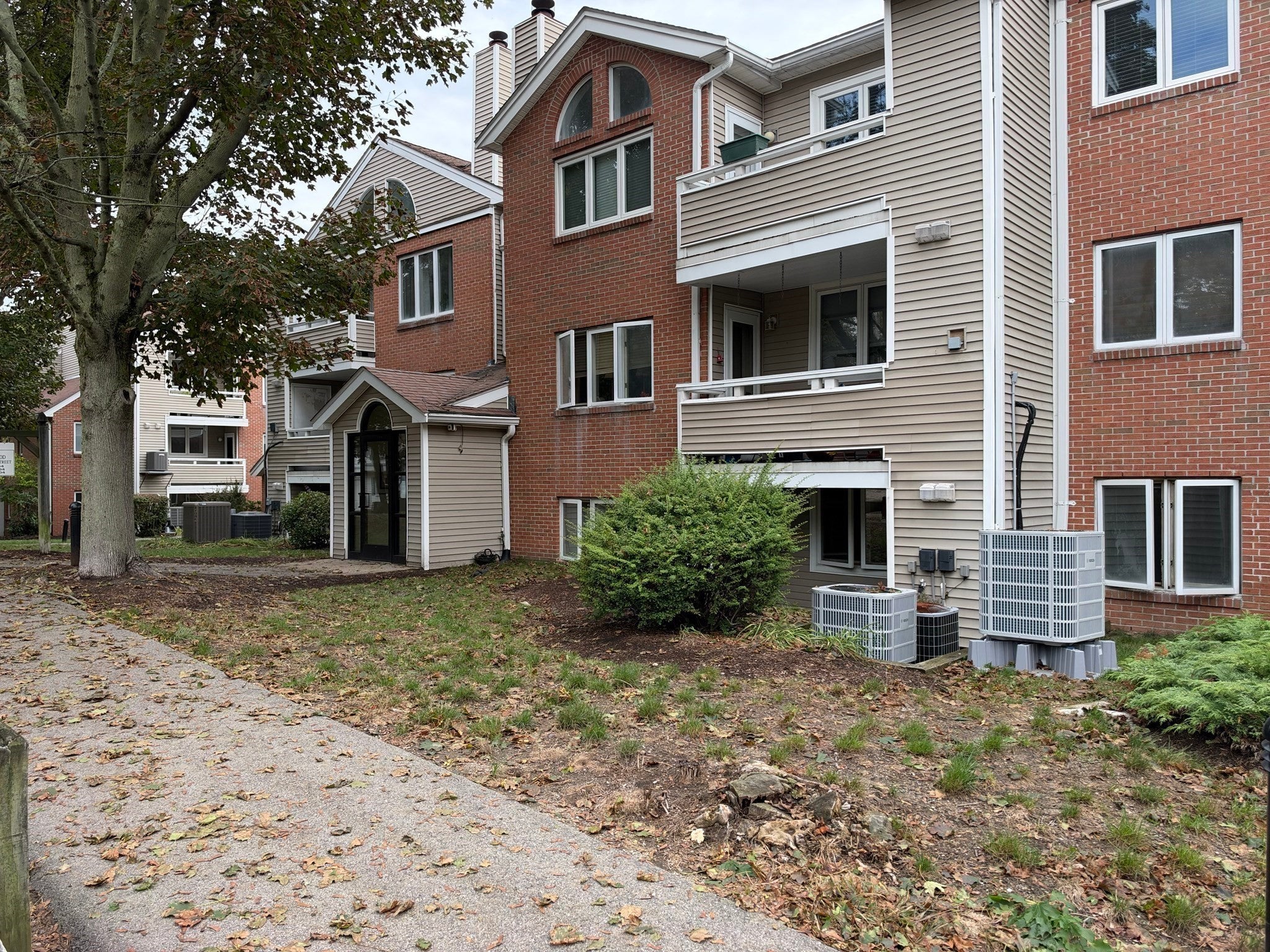 20 Chapman St 102