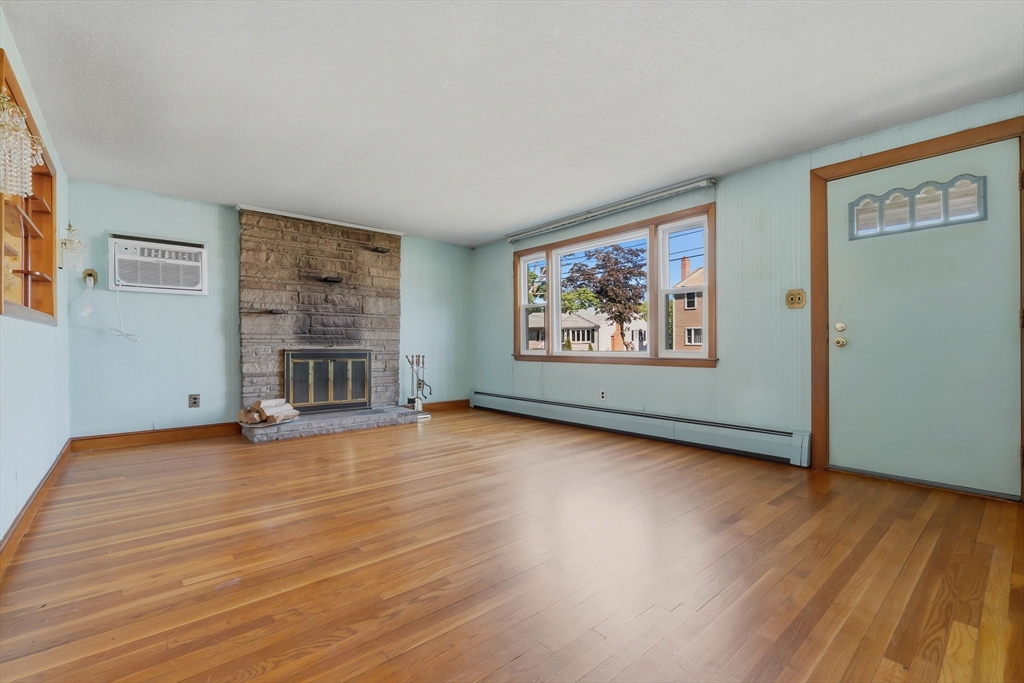 15 Carol Ann Rd