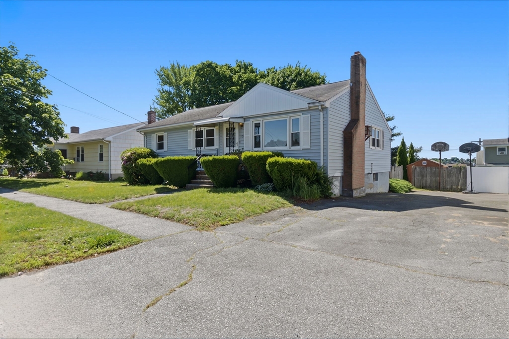 15 Carol Ann Rd
