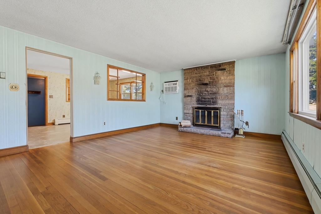 15 Carol Ann Rd