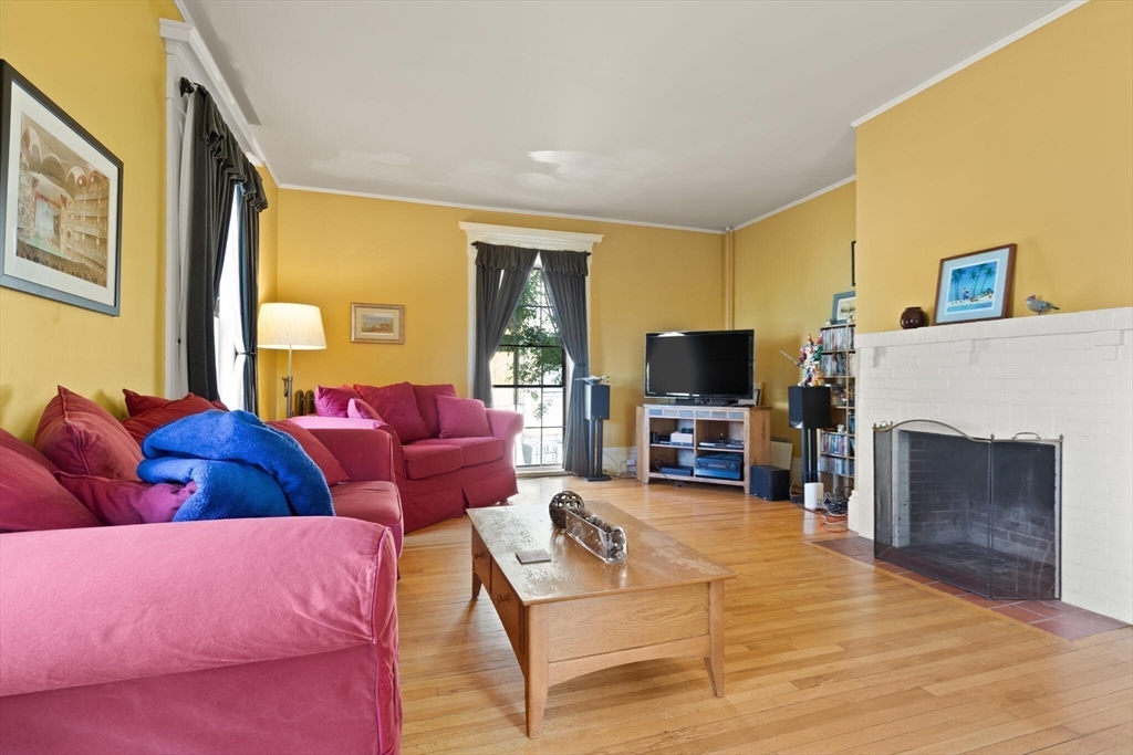 21 College Hill Rd