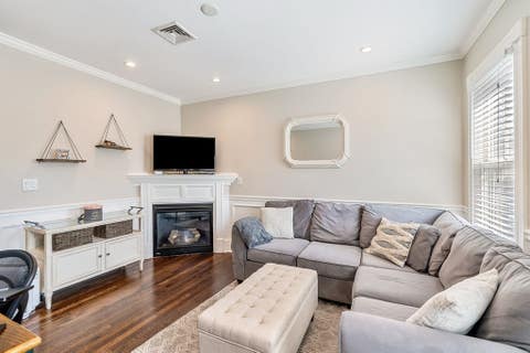 Photo of 176 Bowen St #3, Boston, MA 02127 (MLS # 73555969)