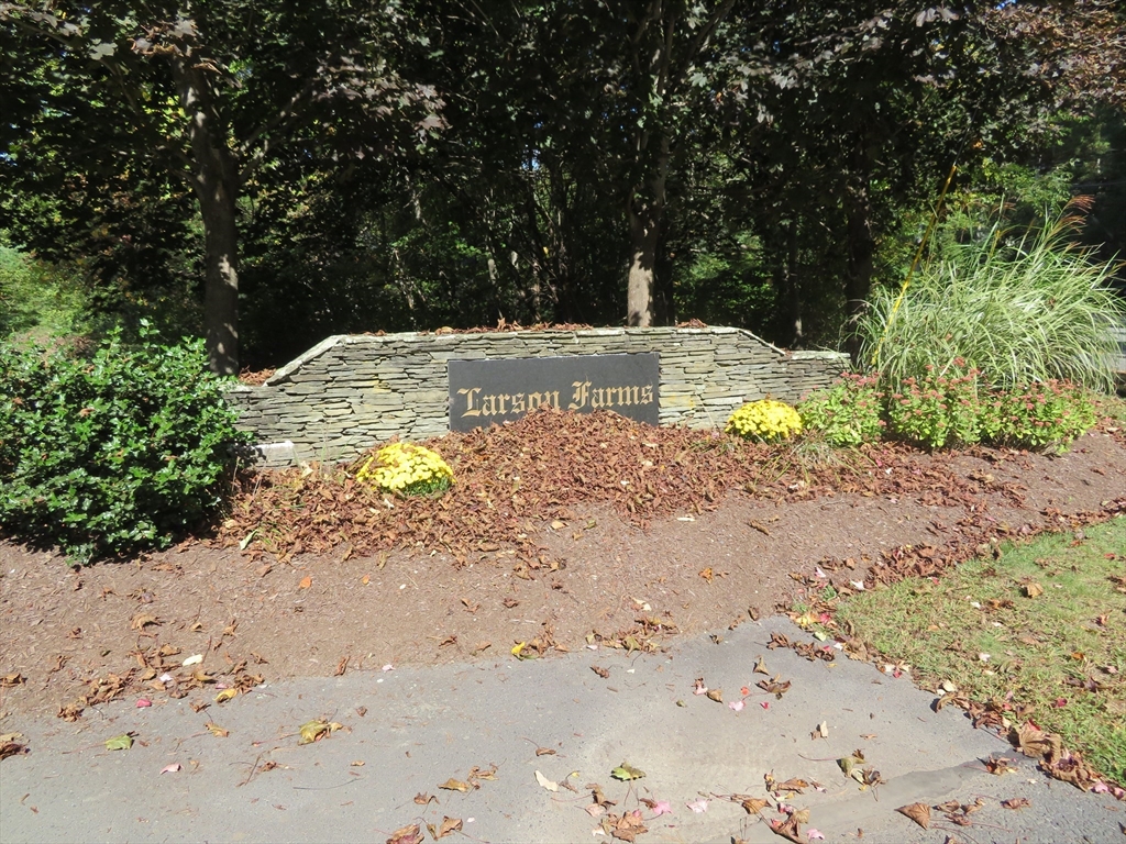 9 Larson Farm Drive