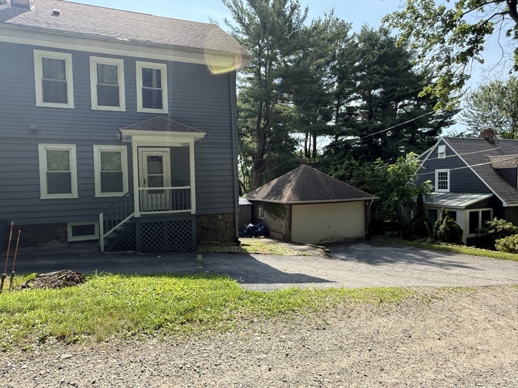 33 Barnes Ave