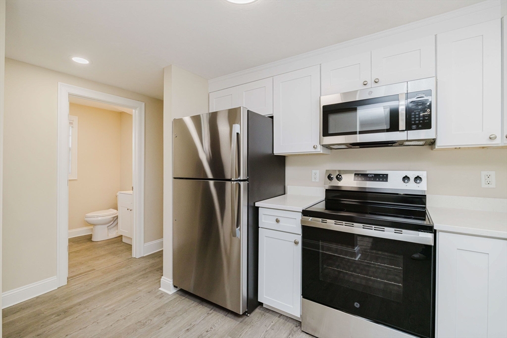 687 Washington Street 3