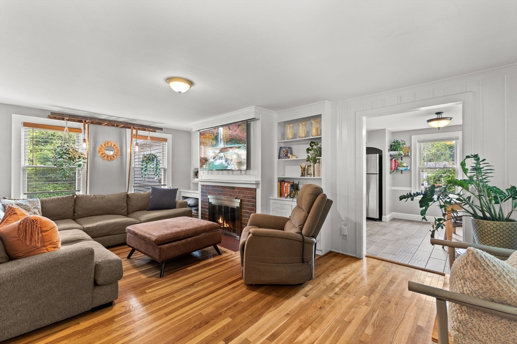 180 Old Elm St