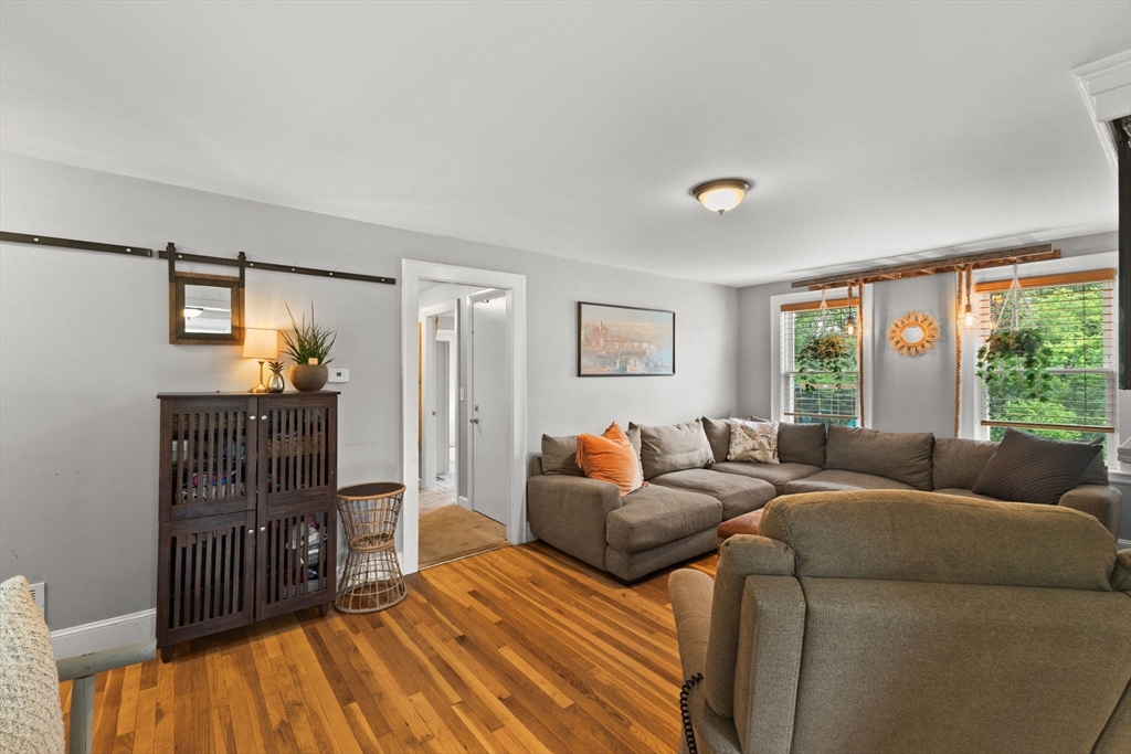 180 Old Elm St