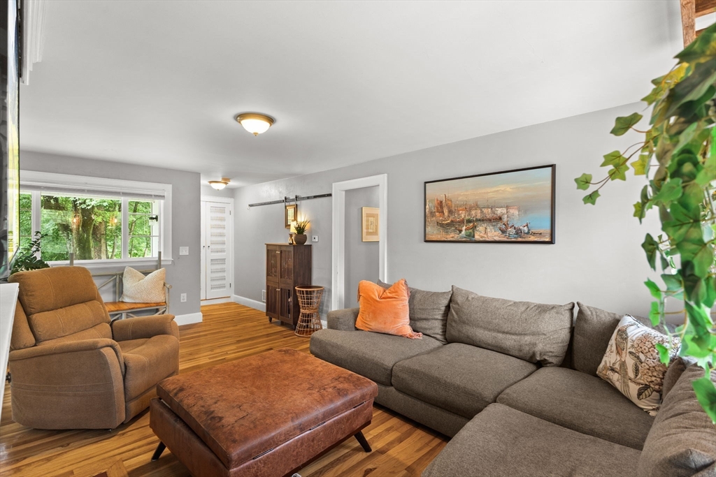 180 Old Elm St