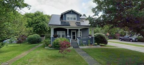 61 School St Auburn MA 01501