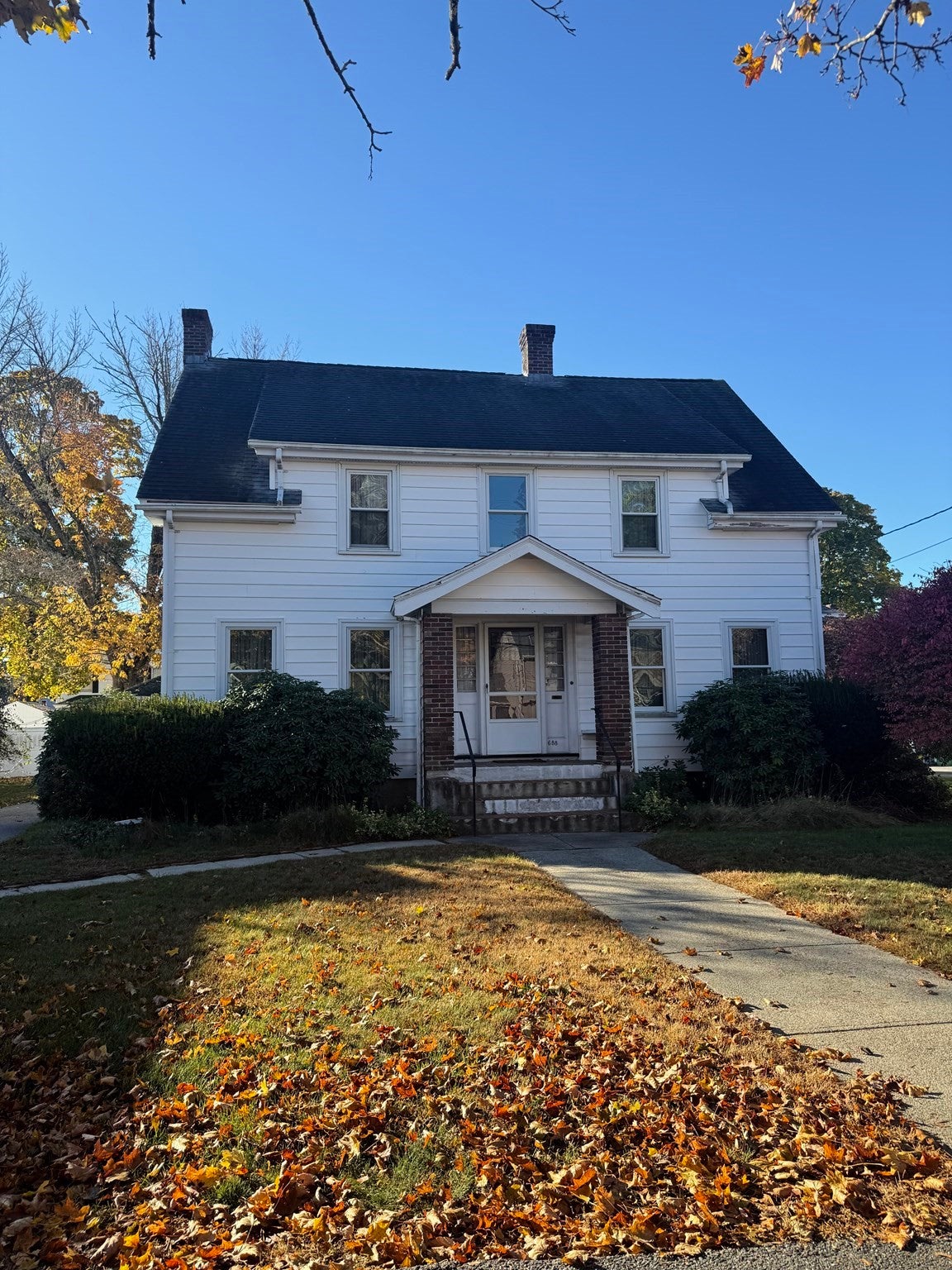 688 Great Plain Ave